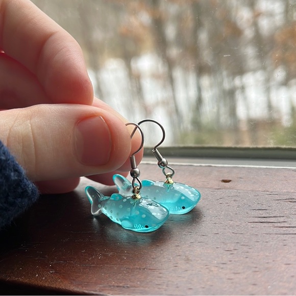 Handmade Whale shark earrings - Picture 2 of 9